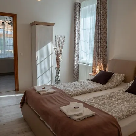 F57 - Franko Csaladi Panzio B&B Balatonlelle