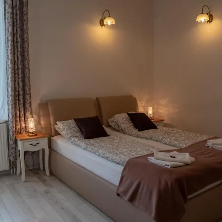 F57 - Franko Csaladi Panzio B&B Balatonlelle