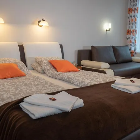 F57 - Franko Csaladi Panzio 4*