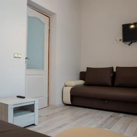 B&B F57 - Franko Csaladi Panzio