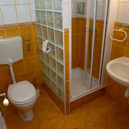 B&B F57 - Franko Csaladi Panzio Balatonlelle