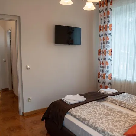 B&B F57 - Franko Csaladi Panzio Balatonlelle