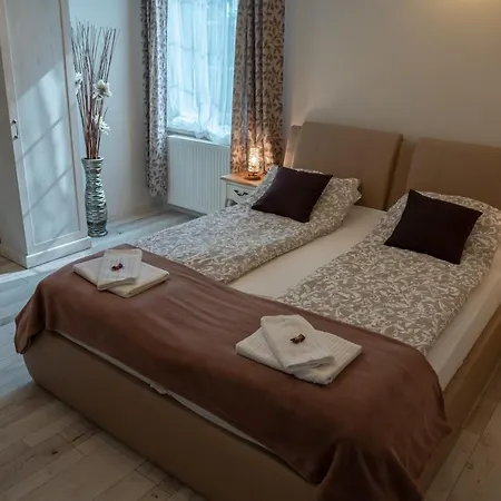 F57 - Franko Csaladi Panzio 4* Balatonlelle