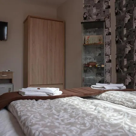 F57 - Franko Csaladi Panzio B&B Balatonlelle