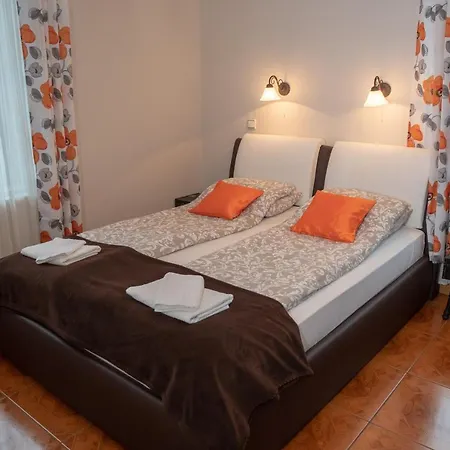 F57 - Franko Csaladi Panzio B&B Balatonlelle