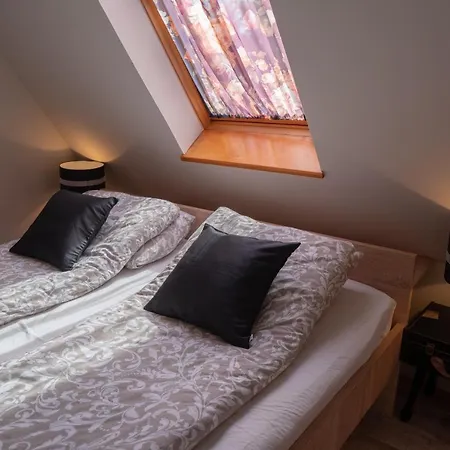 B&B F57 - Franko Csaladi Panzio 4*