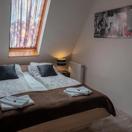 F57 - Franko Csaladi Panzio 4*