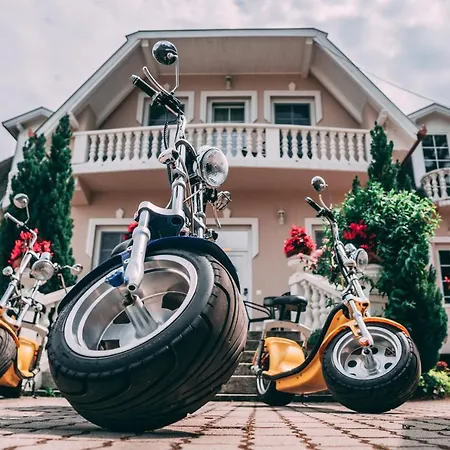 F57 - Franko Csaladi Panzio B&B