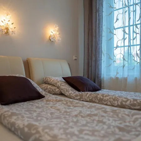 F57 - Franko Csaladi Panzio Bed & Breakfast 3*
