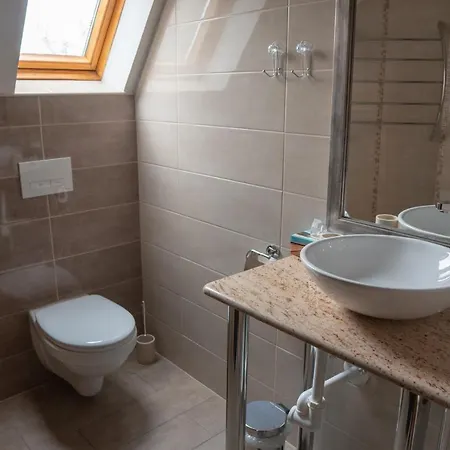 F57 - Franko Csaladi Panzio فندق مبيت وإفطار 4*