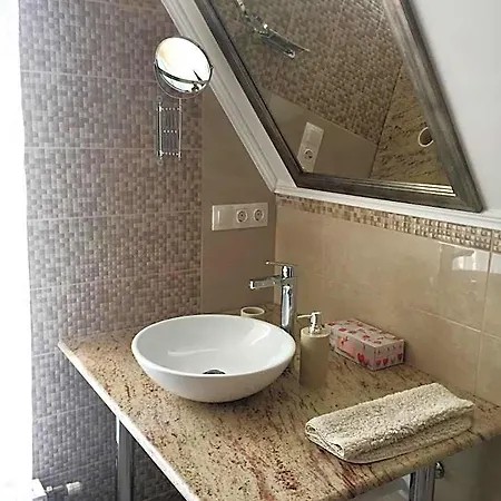F57 - Frankó Családi Panzió Bed & Breakfast