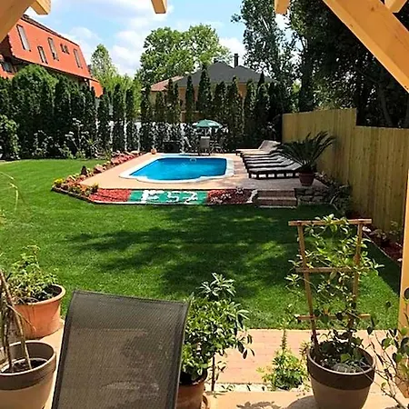 F57 - Franko Csaladi Panzio 4* Balatonlelle