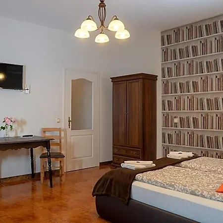 F57 - Franko Csaladi Panzio Bed & Breakfast