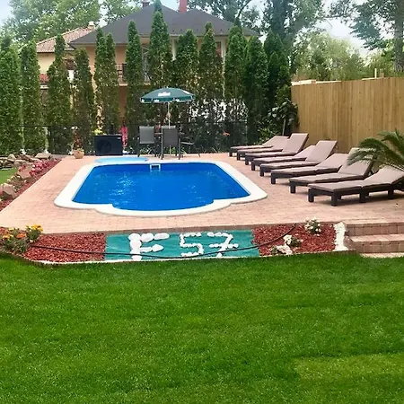 F57 - Franko Csaladi Panzio B&B