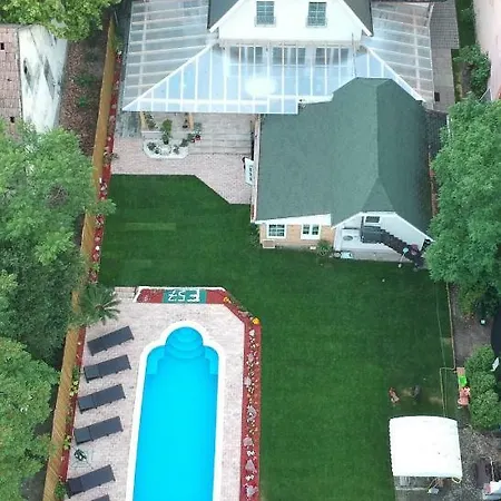 B&B F57 - Franko Csaladi Panzio