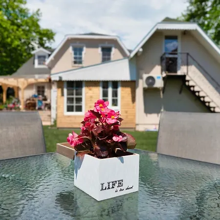 Bed & Breakfast F57 - Franko Csaladi Panzio Balatonlelle