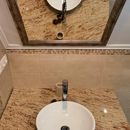 B&B F57 - Franko Csaladi Panzio 4*