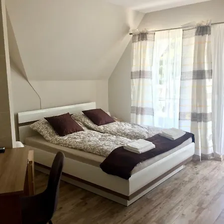 F57 - Franko Csaladi Panzio