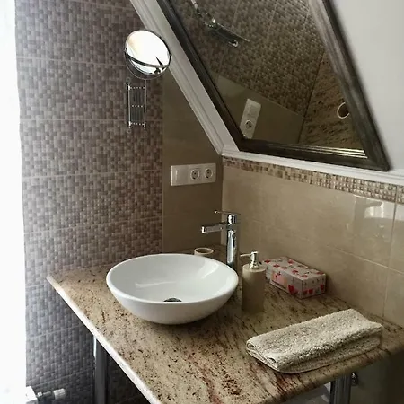 F57 - Franko Csaladi Panzio B&B 4*