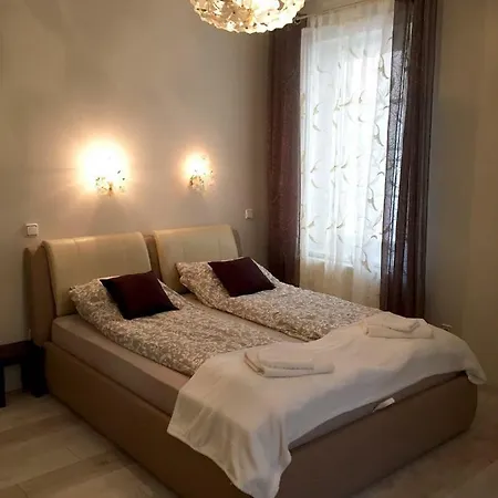F57 - Franko Csaladi Panzio Frühstückspension 4*