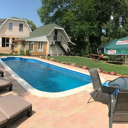Bed & Breakfast F57 - Franko Csaladi Panzio 3*