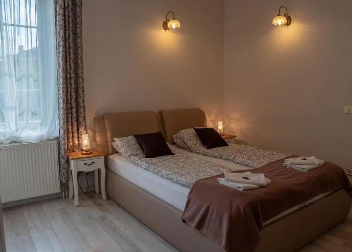 F57 - Franko Csaladi Panzio 住宿加早餐酒店 巴拉通雷勒